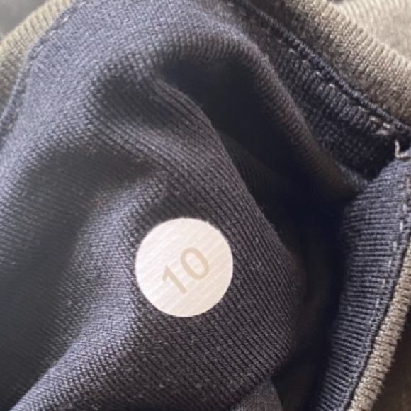 Lululemon High Rise Legging - Picture 4 of 5